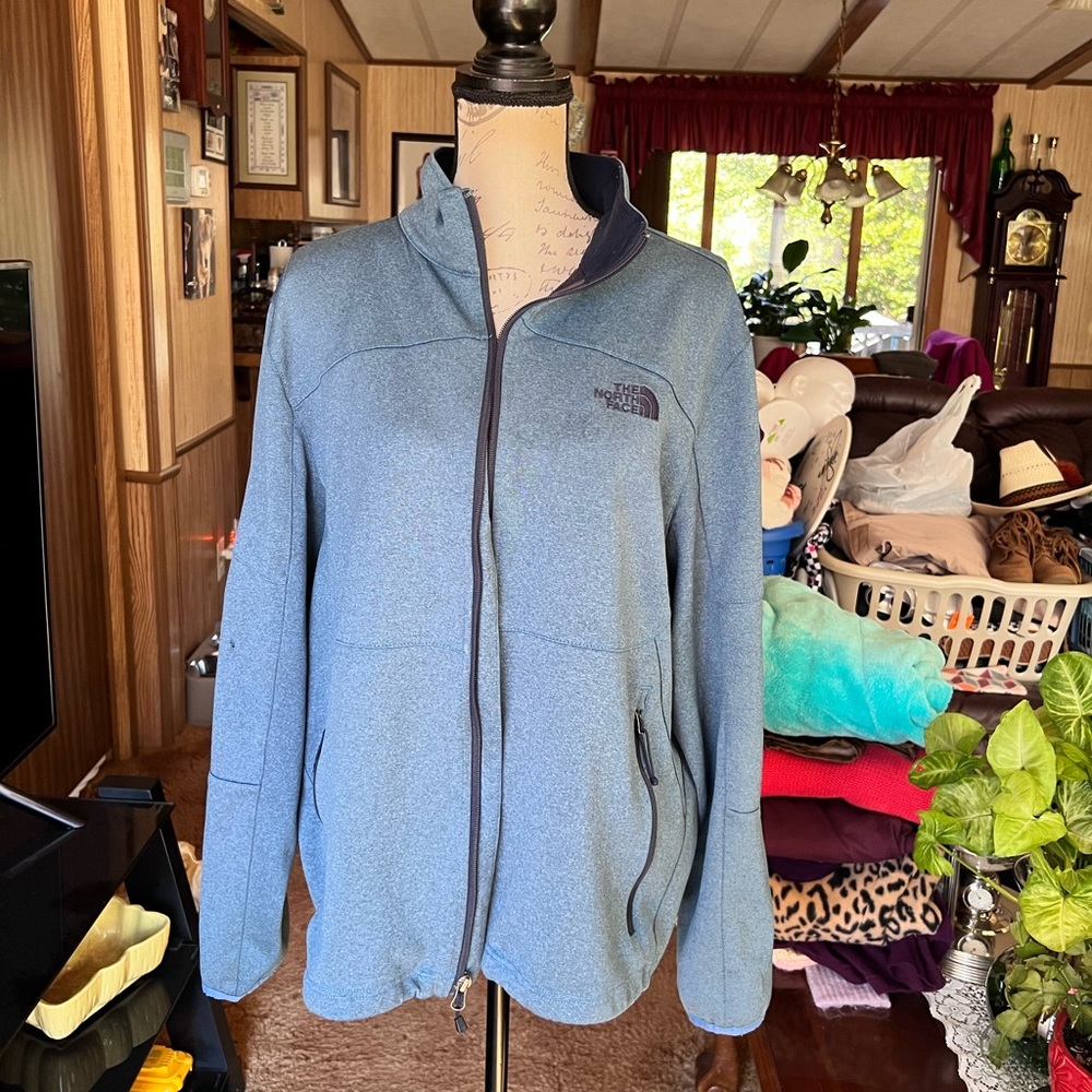 Mens The North Face wind wall blue zip up jacket